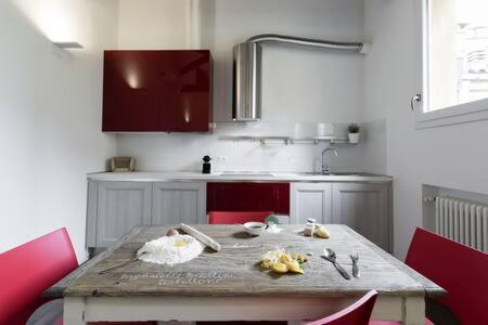 Red Appartamento Immerso Tra Le Mura Bolognesi Eksteriør bilde